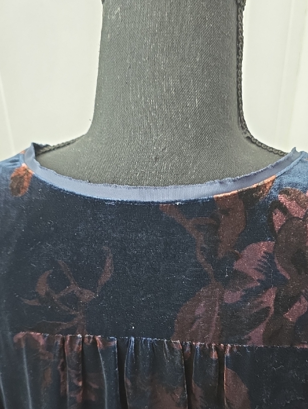 Sundance Navy Blue Garment - Picture 3 of 8